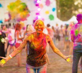 girl celebrate holi festival